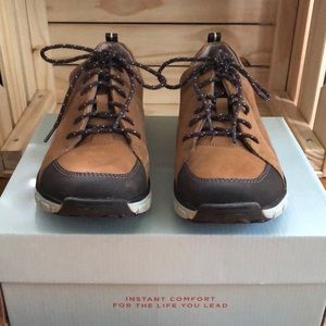 clarks wave go sneaker